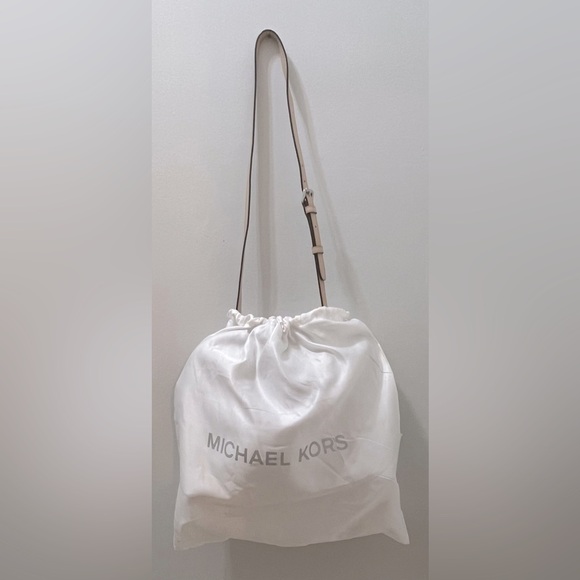 New Michael Kors Dome Satchel - Picture 16 of 16